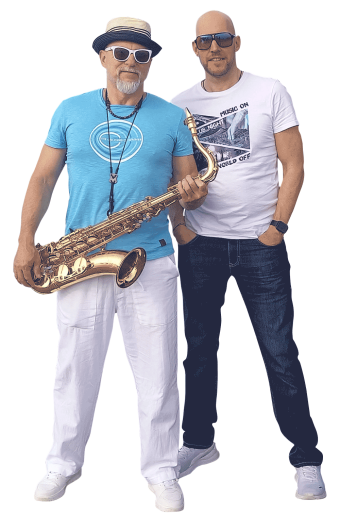 DJ & Saxophonist Ganzkörperaufnahme im sommerlichem Outfit